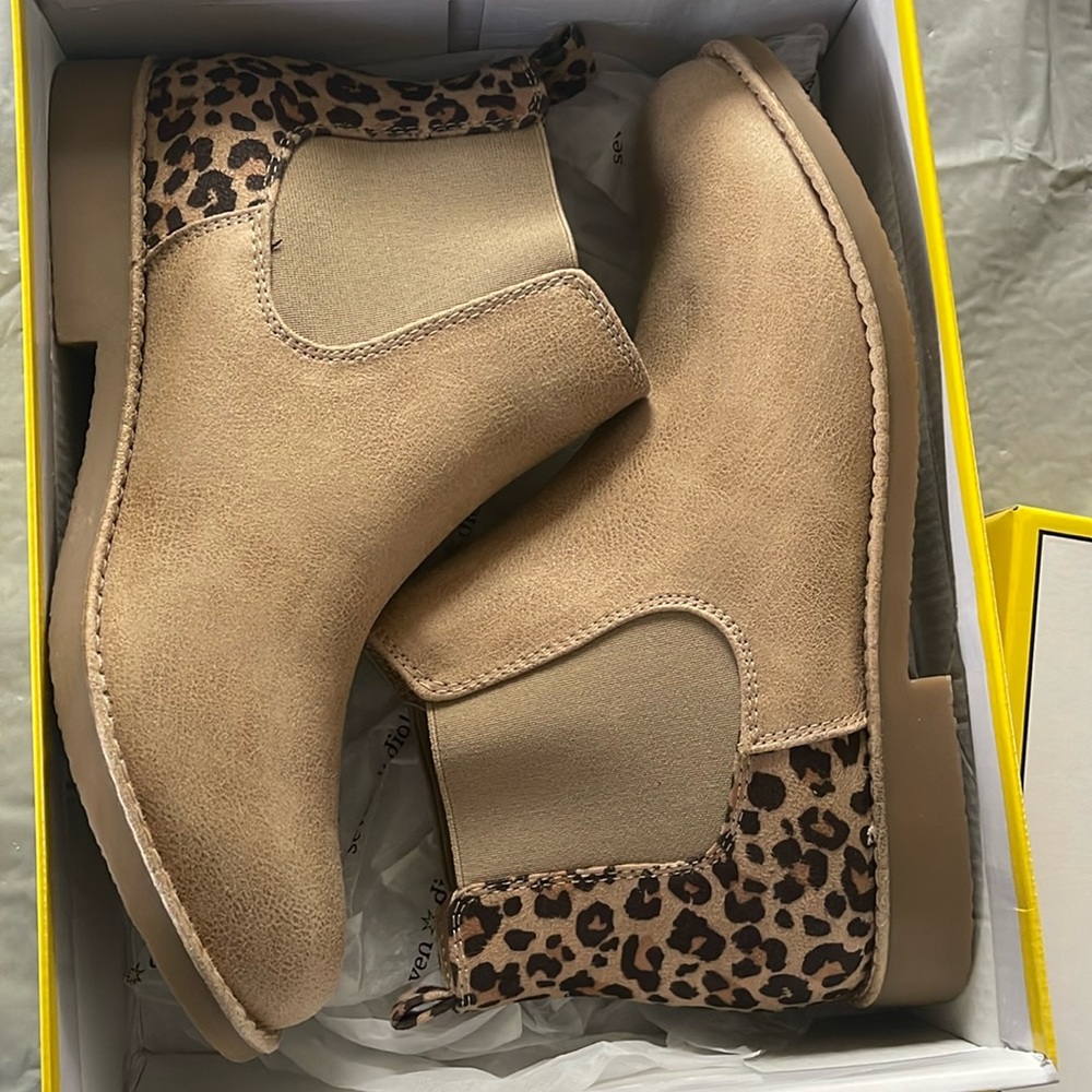 New in Box Tan/Leopard Boots Size 10